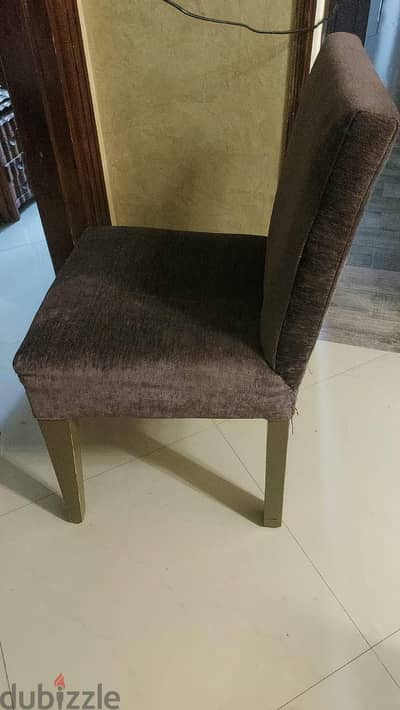 ٦ كراسى سفرة للبيع بحالة جيدة   6 dining chairs in good condition