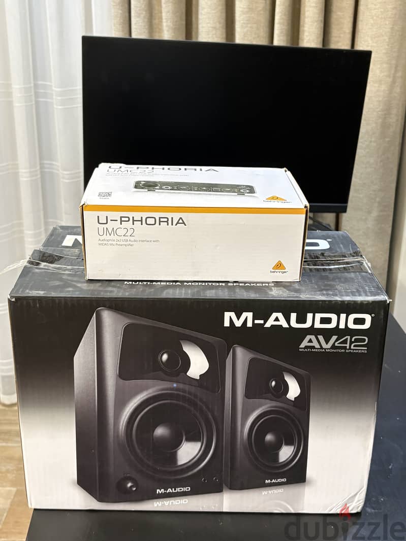 M-audio AV42 studio monitors + UMC22 audio Interface 4