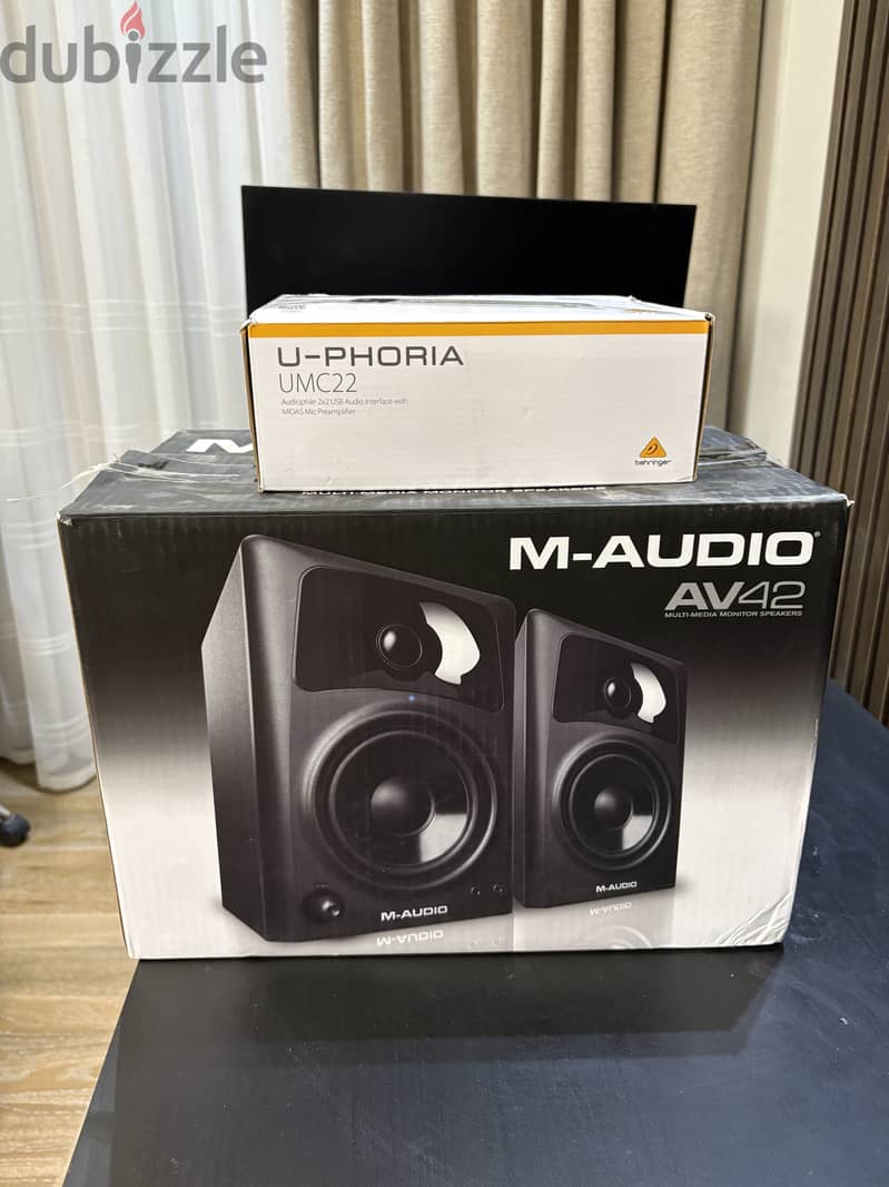 M-audio AV42 studio monitors + UMC22 audio Interface 6