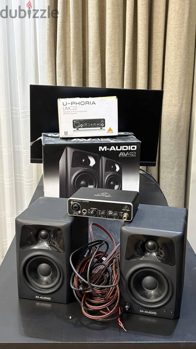 M-audio AV42 studio monitors + UMC22 audio Interface 9