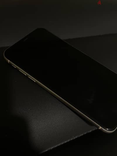 Apple - iPhone 11