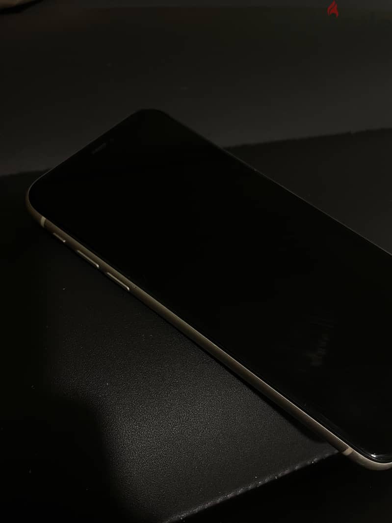 Apple - iPhone 11 5