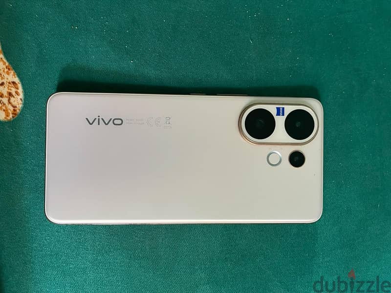 فيفو V60 1