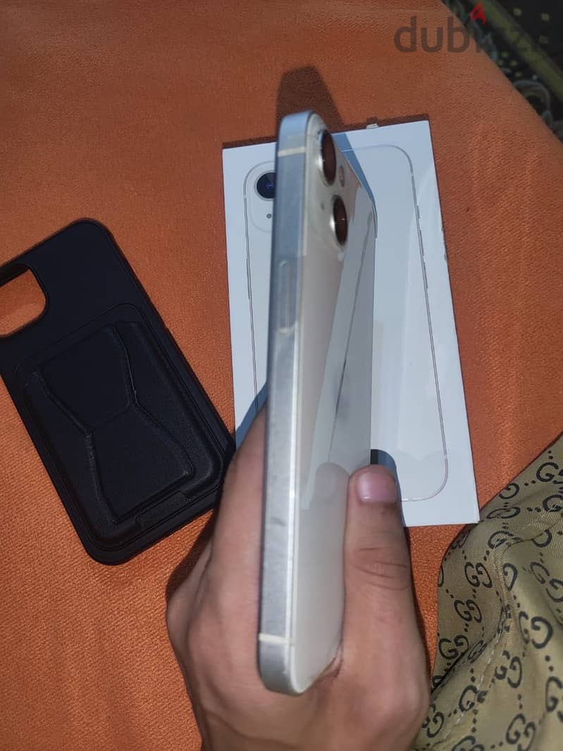 آبل - آيفون 13 8