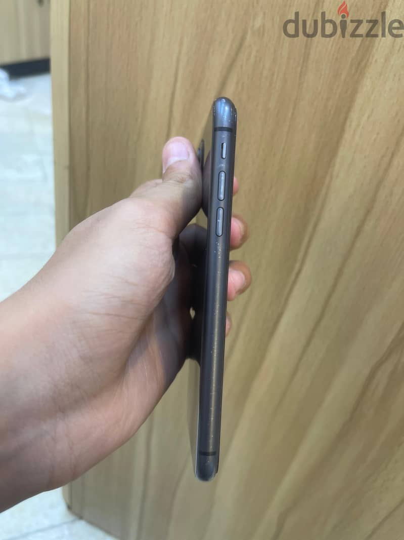 Apple - iPhone 11 4