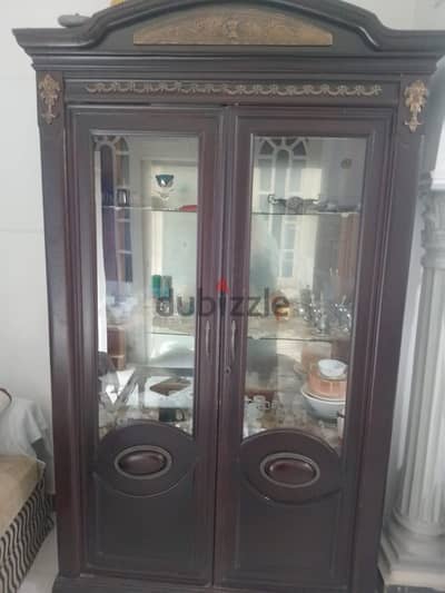 نيش خشب زان بحاله جيده جدا مفهوش اي عيوب
