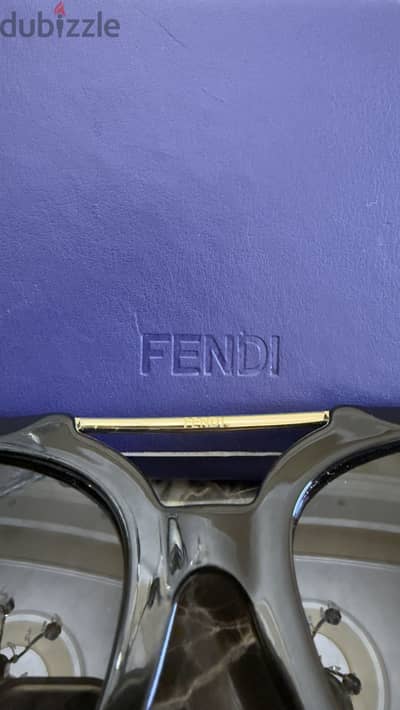 Fendi sunglasses original used like new condition
