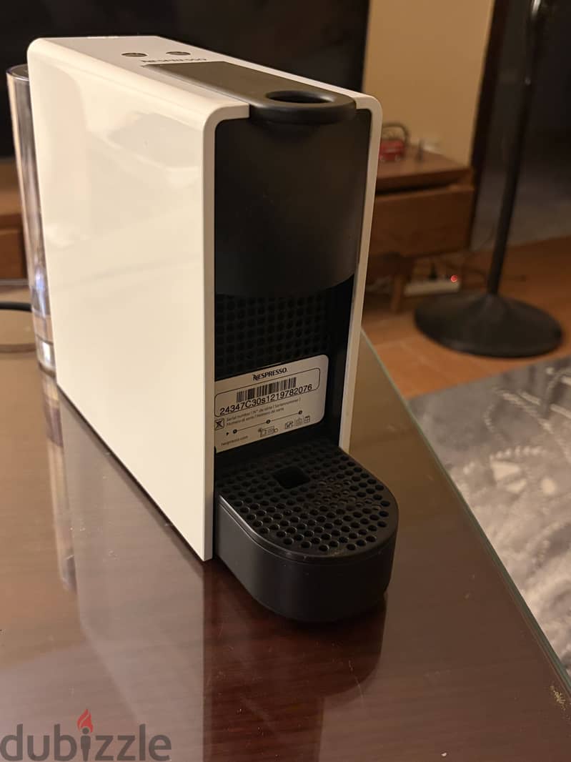 Nespresso essenza with 70 capsules 1