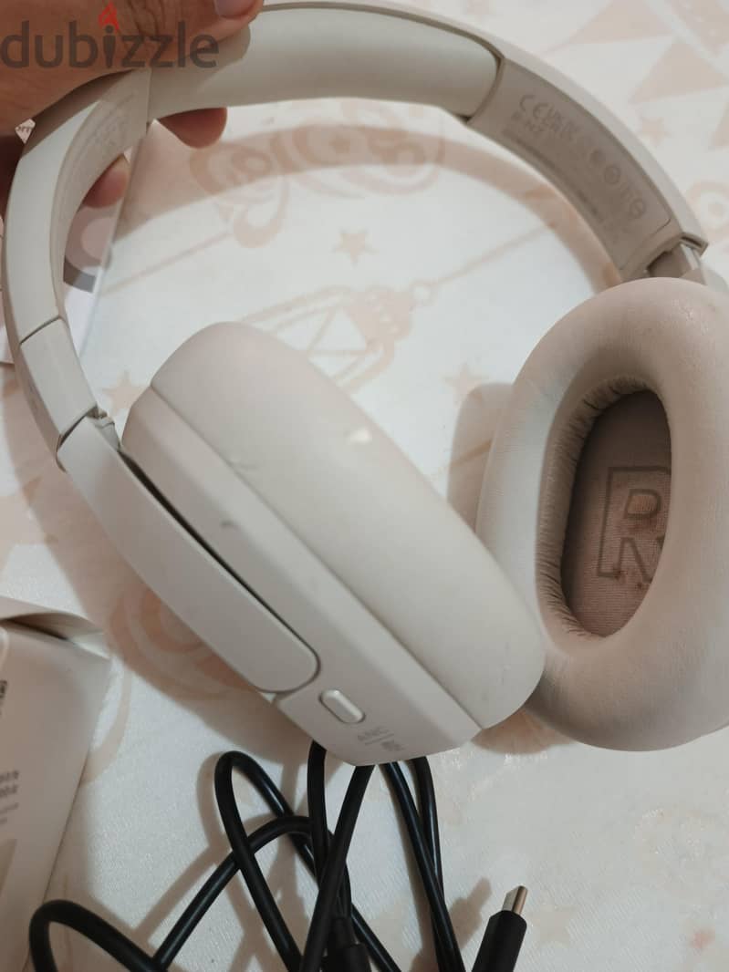 سماعة soundform isolate belkin 1