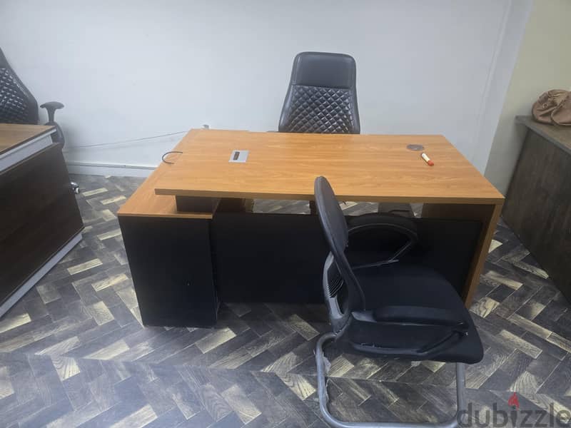 مكاتب عمل خشب مودرن للبيع بحالة ممتازة| Wooden Office Work Desks Sale 1