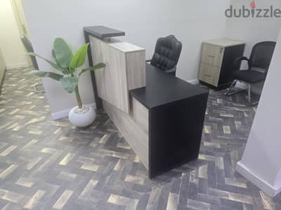 كاونتر استقبال وطقم انتريه جلد مكتبي|Reception Counter & Sofa Set