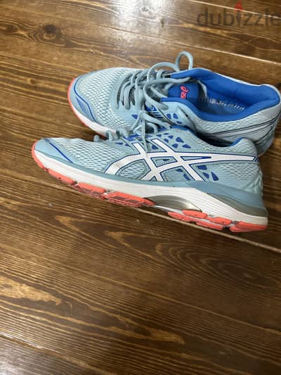 Asics shoees