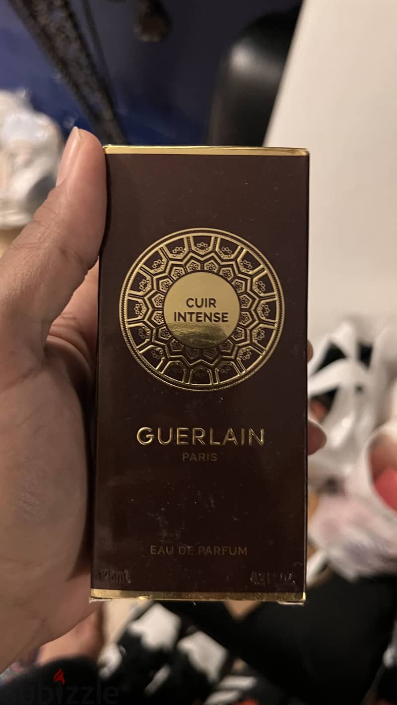 Perfume mirror quality 3