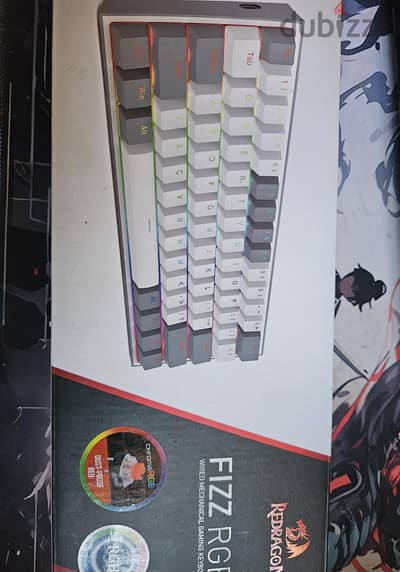Redragon k 617 Fizz  ممكن البدل بكيبورد 75 %