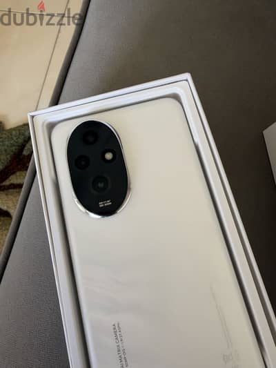 Honor 200