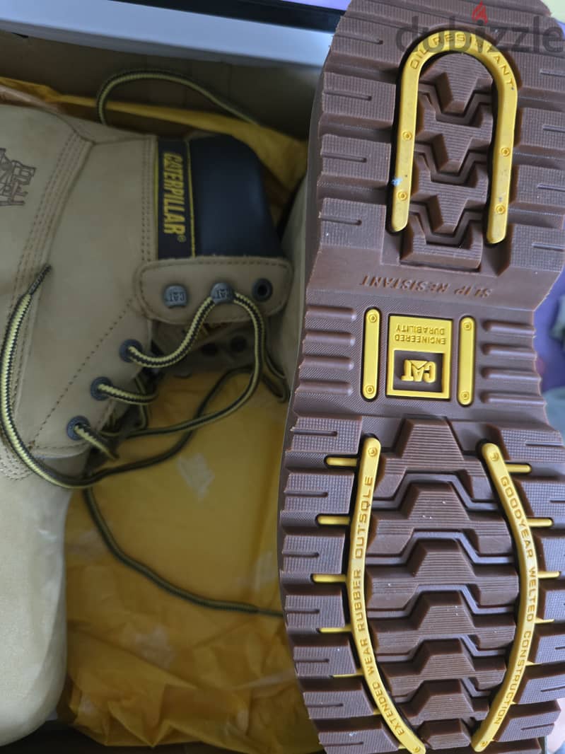 CAT safety boot 2