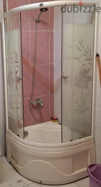 بانيو زاوية مع كابينة Shower tub with cabin