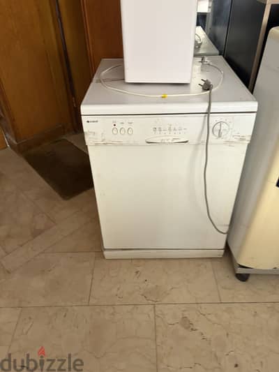 غساله أطباق indesit