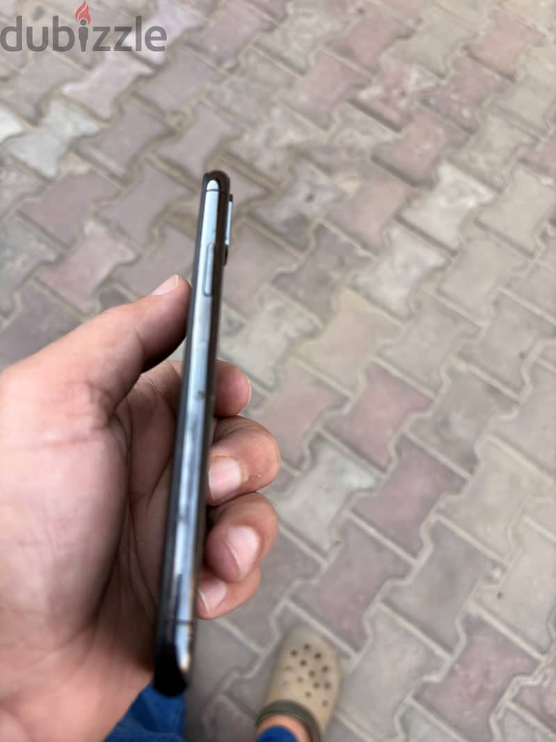 ايفون X 4