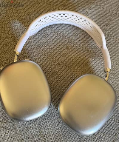 سماعة لاسلكية شكل AirPods Max