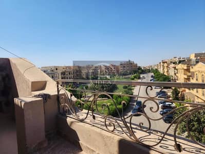 للايجار بالنفسج ١٠ بالتجمع الاول بدون اسانسير بالقرب من الرحاب و الووتر واى