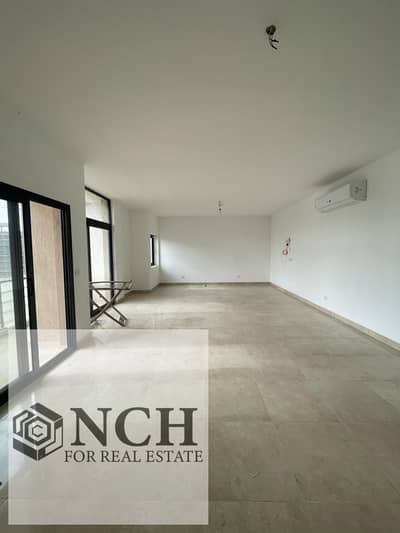 **شقة مميزة للإيجار في Fifth Square – Marasem | الدور الأول**  فرصة مميزة للإيجار داخل **Fifth Square – Marasem**، شقة راقية بمساحة **205 متر مربع**