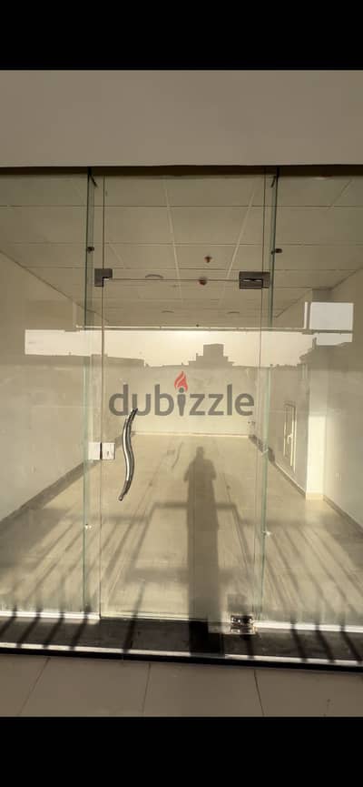 محل كامل التشطيب ٣٠ متر من المالك في مول plaza 5 الحي المتميز ٦ اكتوبر