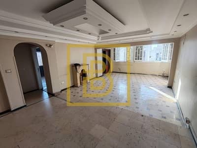 شقه للبيع في عمارات الضباط مصطفي كامل
