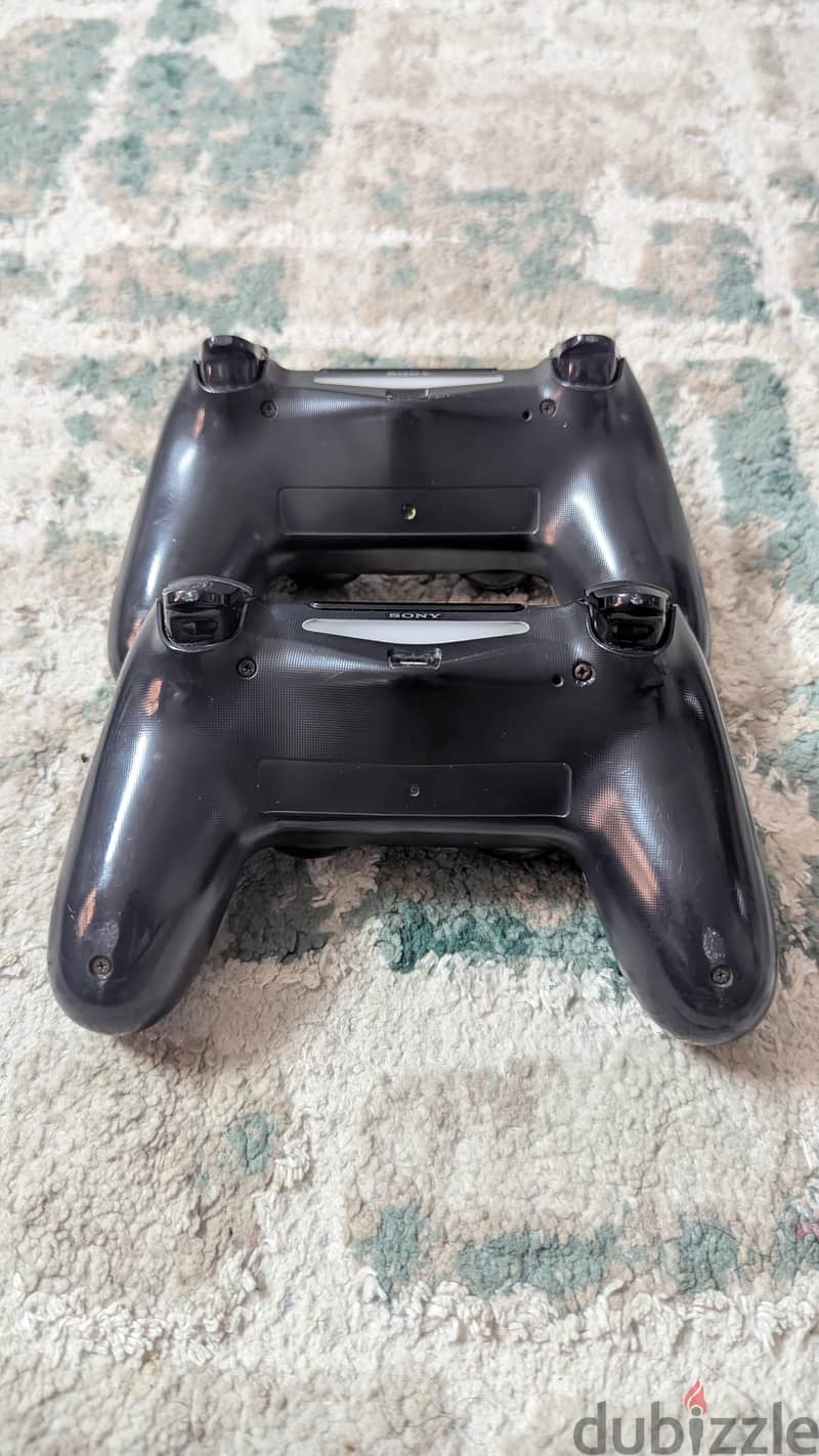 PlayStation  4 pro 3