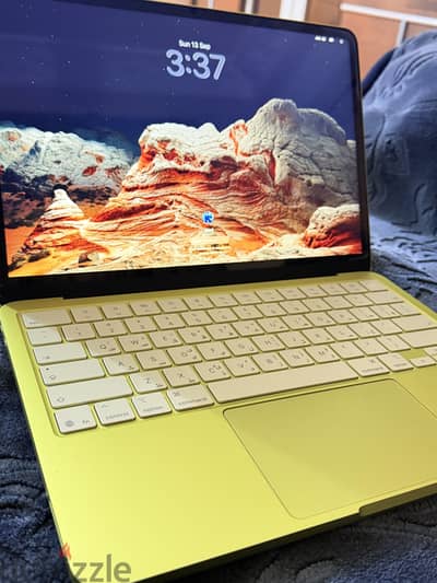 MacBook Neo 512 شحنتين فقط بحالة الزيرو فعلا وبكل حاجته