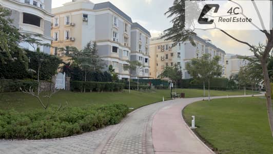 The Lowest price for 4 bedrooms apartment for sale ready to move very prime location View landscape in Mountain view Hyde park New Cairo