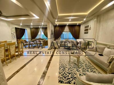 سعر أقل من السوق توين هاوس فيلاتشطيب كامل بالتكيفات للبيع فى كورونفيل هايتس Coronfel Heights المطبخ وغرفة الملابس بحري و جاهزة للاستلام الفوري