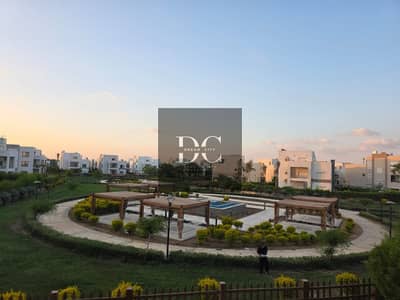 Villa for Sale in Wessal Compound – Old Contract, Prime Location with a Direct Wide Garden View