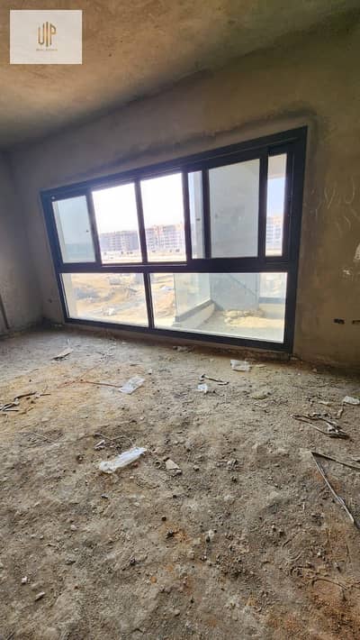 شقة للبيع كمبوند لاميرادا مستقبل سيتي استلام فورى  la mirada mostakbal city امام the strip mall مدينتى مباشرا