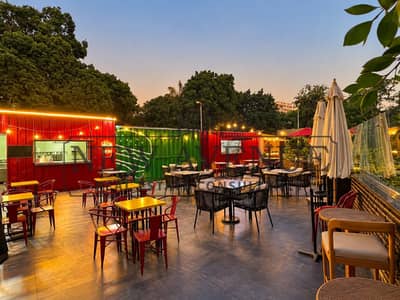 Truck food and beverage for rent corner view in deglaa Maadii 20 sqm fully finished
