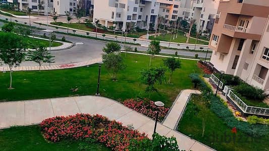 شقه 27م إيجار فاضي مدينتي B8 فيو جاردن موقع مميز