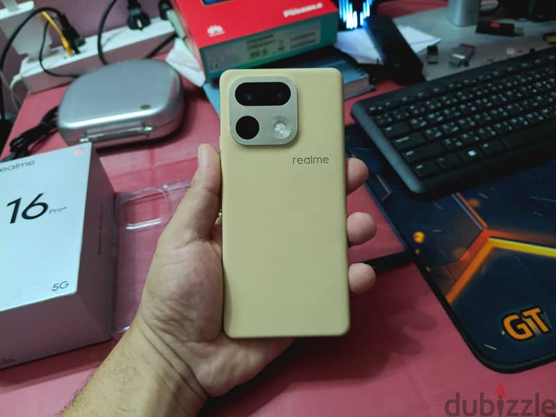 Realme 16 Pro Plus 6