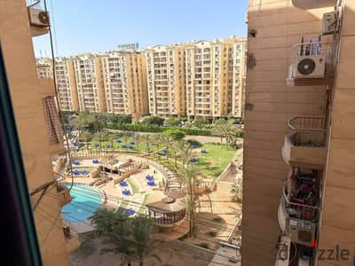 شقة 3 غرف لقطة للبيع في كمبوند جراند سيتي في زهراء المعادي جانب جميع المولات والخدمات موقع مميز جدا