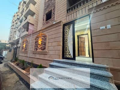 ارضى بحديقة واجهة بالبوابة الرابعة بسعر لقطة تشطيب عالى جدا