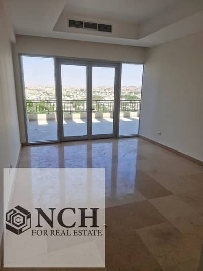 **بنتهاوس راقي للإيجار في Cairo Festival City – CFC | 378 متر**  فرصة مميزة للإيجار داخل **Cairo Festival City – CFC**، بنتهاوس راقٍ بمساحة **378 متر