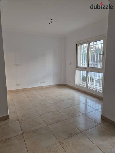 Studio for rent, legally in my city B12, first residence, room and reception, kitchen and bathroom, very distinctive view, steps to services and the mosque, next to East Hub.