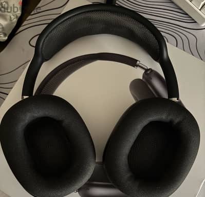 AirPods Max gen 1 (price negotiable)