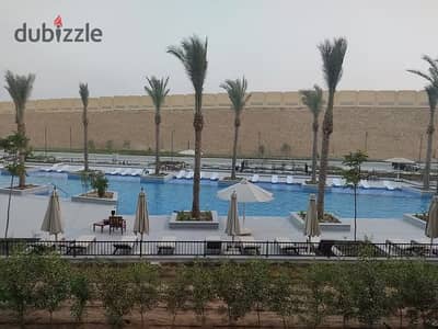 شقة بـ 155م جاردن جاهزة للاستلام الفوري للبيع في أب تاون كايرو إعمار متشطبة بالمطبخ والتكييفات ودريسينج روم Uptown Cairo Emaar
