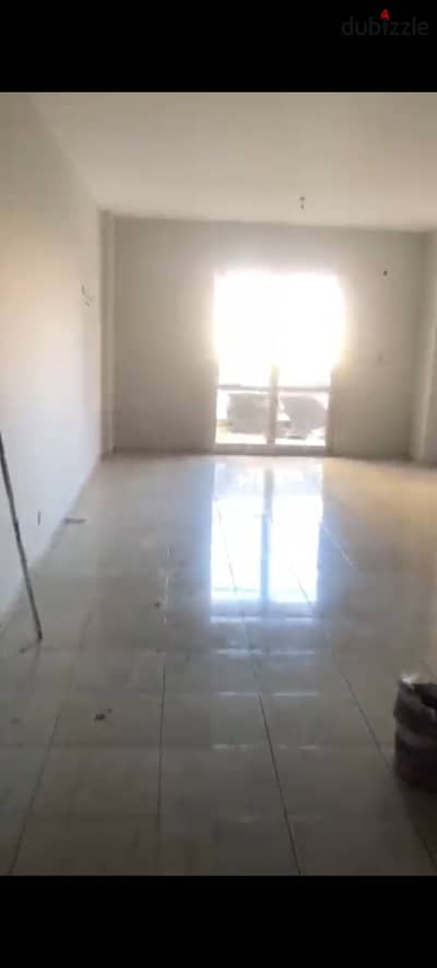 For rent, an empty apartment in my city B2, 141 m², prime location, 3 bedrooms and 2 bathrooms
