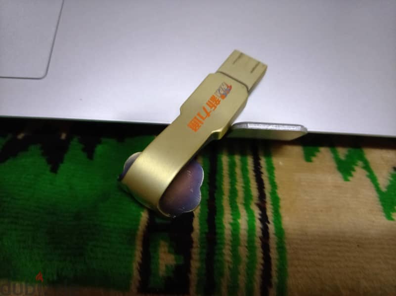 فلاشات USB 1