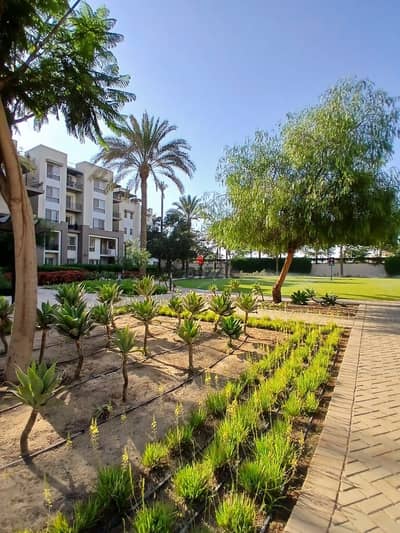 شقة 185م بموقع مميز للإيجار في أب تاون كايرو إعمار جاهزة مفروشة  Uptown Cairo Emaar