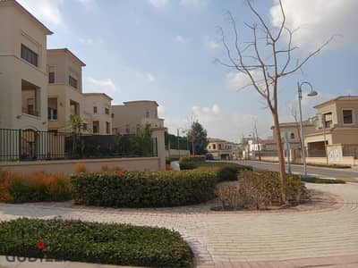 فيلا مميزة متشطبة بالمطبخ والتكييفات للبيع في أب تاون كايرو إعمار Uptown Cairo Emaar