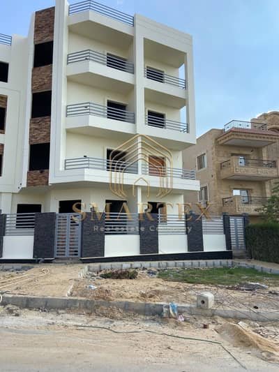 شقة للبيع دور أرضي مرتفع 195 متر وجاردن خاصة حرف L بمساحة 90 متر 3 غرف نوم ماستر 3 حمامات بحري صريح فيو جاردن بجوار نادي هليوبوليس مدينة الشروق