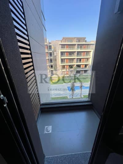 للبيع شقة 128 مترباقل سعر في كمبوند باتيو اورو التجمع الخامس نيو كايرزو الجولدن سكويرPatio Oro Compound New Cairo Fifth Settlement Golden Square