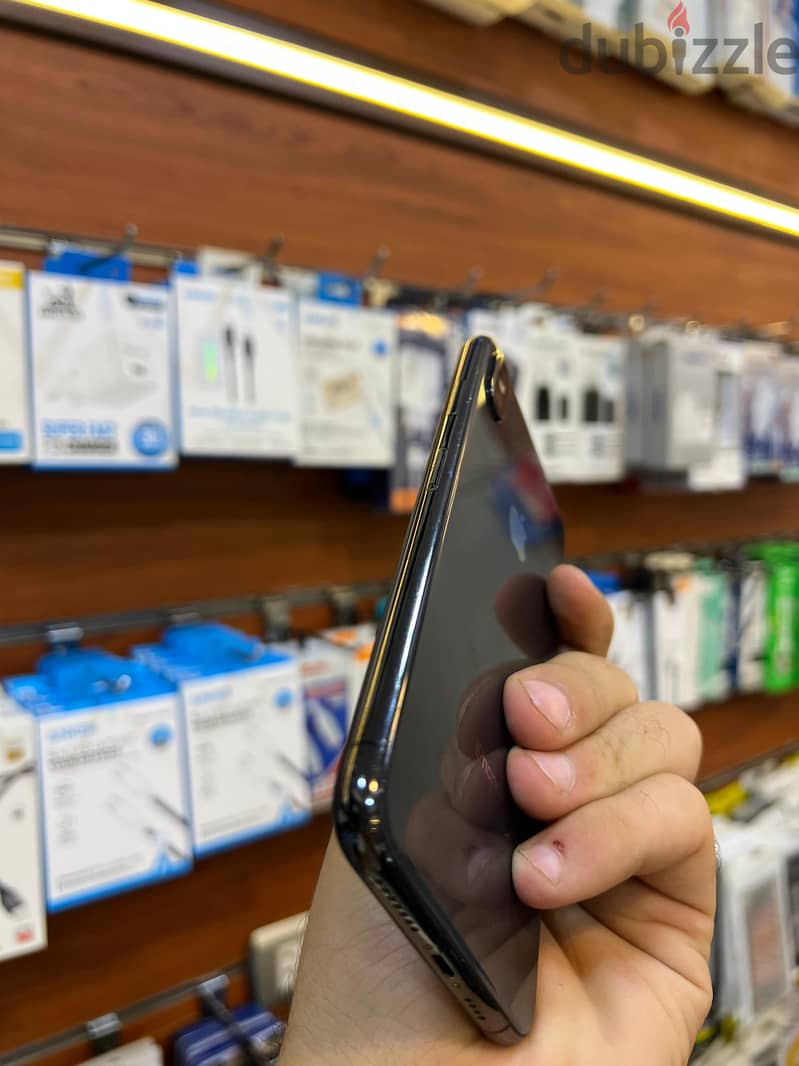 Apple - iPhone XS Max 10